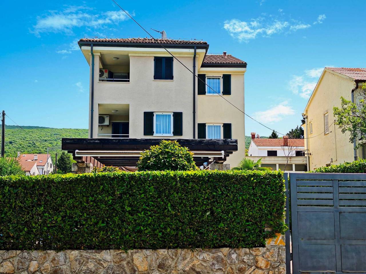 Entire apartment, One bedroom apartment with terrace and sea view Punat (Krk) A-20408-b in Punat, Krk