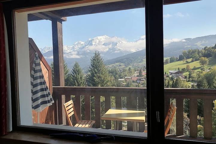 Appartement entier, Appartement avec vue panoramique et piscine in Combloux, Pays du Mont-Blanc