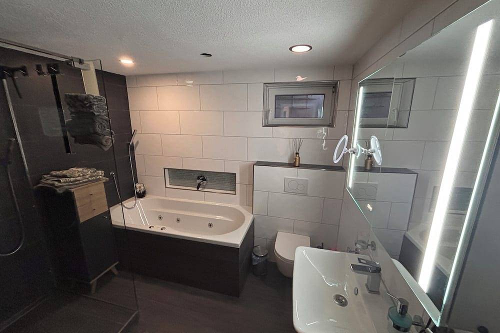 Ganze Wohnung, Ruhige Wohnung mit Garten- nahe Schwarzwald und Baden-Baden in Gaggenau, Nordschwarzwald