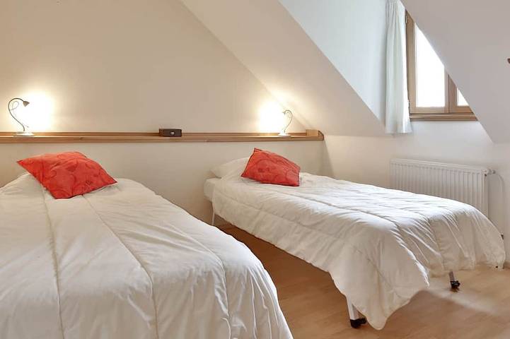 Gîte pour 10 personnes, avec terrasse ainsi que piscine et jardin à La Chapelle-Aubareil - 4