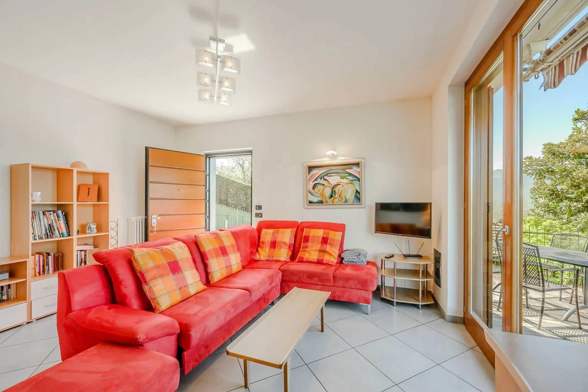 Ganze Wohnung, Ferienwohnung für 8 Personen mit Garten in Bedero Valtravaglia, Brezzo di Bedero