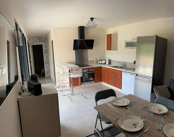 Gîte pour 4 personnes, avec Terrasse ainsi que Jardin et Vue à Arpajon-sur-Cère - 4
