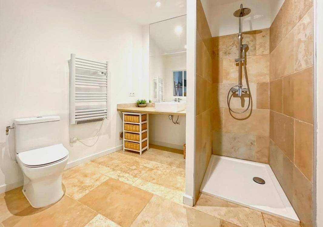Le jardin secret bnb in Villeneuve-lès-Béziers, Côte d'Améthyste