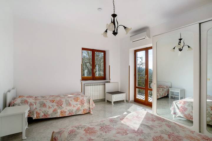 Entire apartment, Relais Carmelina Apartment with Sea View, Wi-Fi, and Air Conditioning in Massa Lubrense, Naples Province