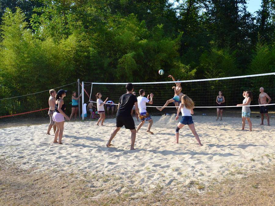 Camping Les Pins du Soleil - Mobilhome 4 personnes - Mobil-Home 2 Chambres 4 Personnes Clim Tv Tc in Saint-Paul-lès-Dax, Région de Dax