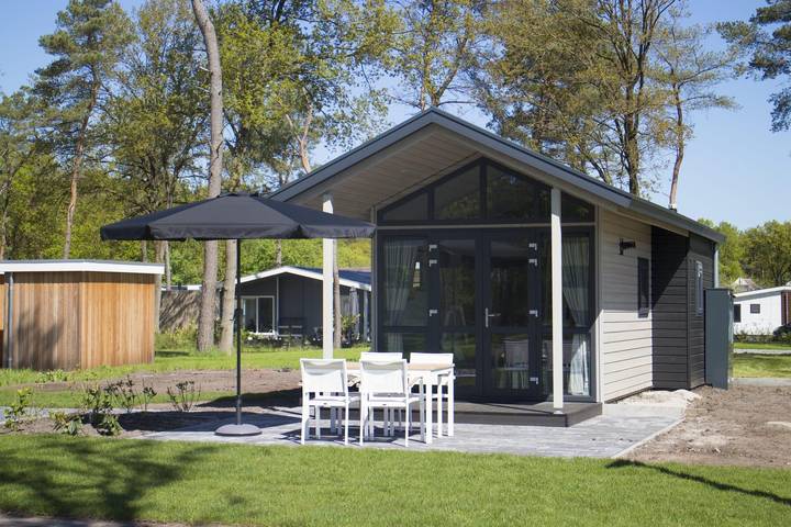 Ferienhaus für 4 Personen, mit Balkon/Terrasse und Terrasse sowie Garten in IJhorst