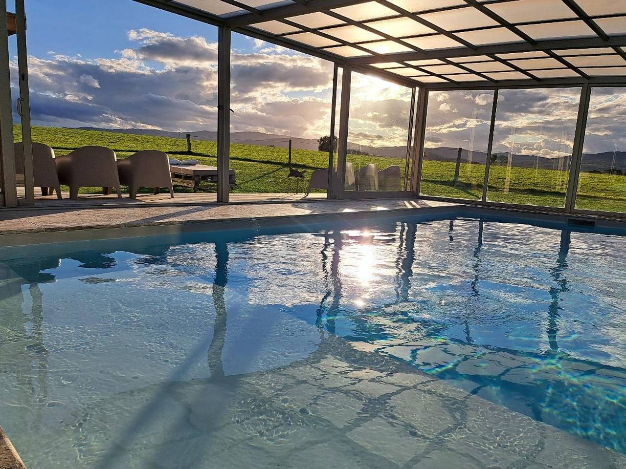 Gîte pour 14 Personnes dans Saint-Forgeux-Lespinasse, Région de Roanne