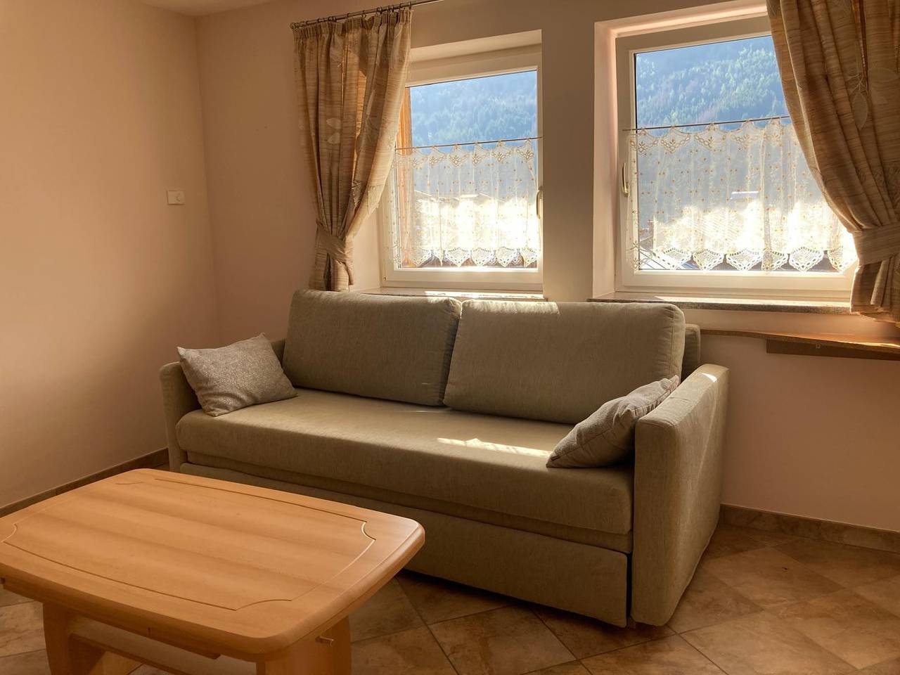 Appartamento intero, Appartamento 'Vich' con Vista Montagna, Balcone e Wi-Fi in San Giovanni di Fassa, Dolomiti Superski