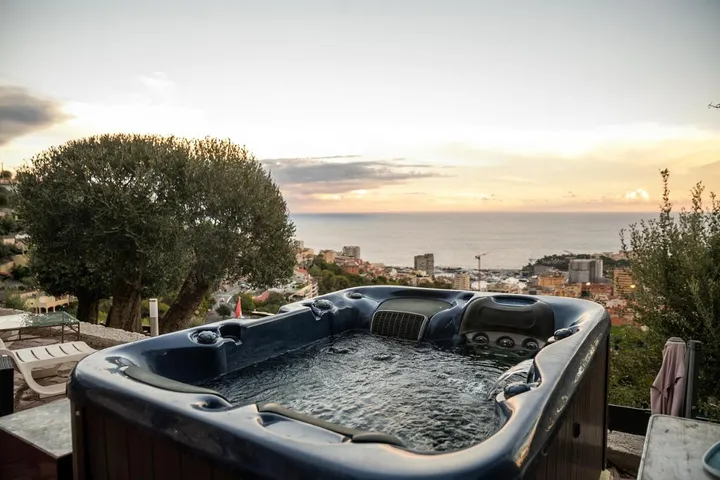 Ferienhaus für 4 Personen, mit Garten und Whirlpool - 1