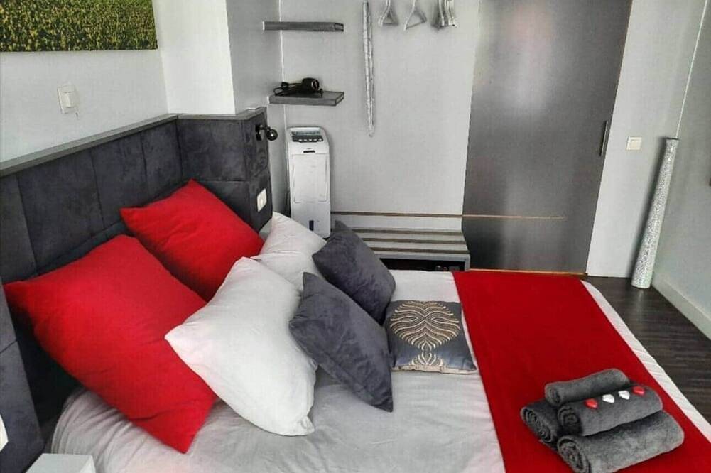 Ganze Wohnung, Romantic Lion's suite in Braine-l'Alleud, Wallonisch-Brabant