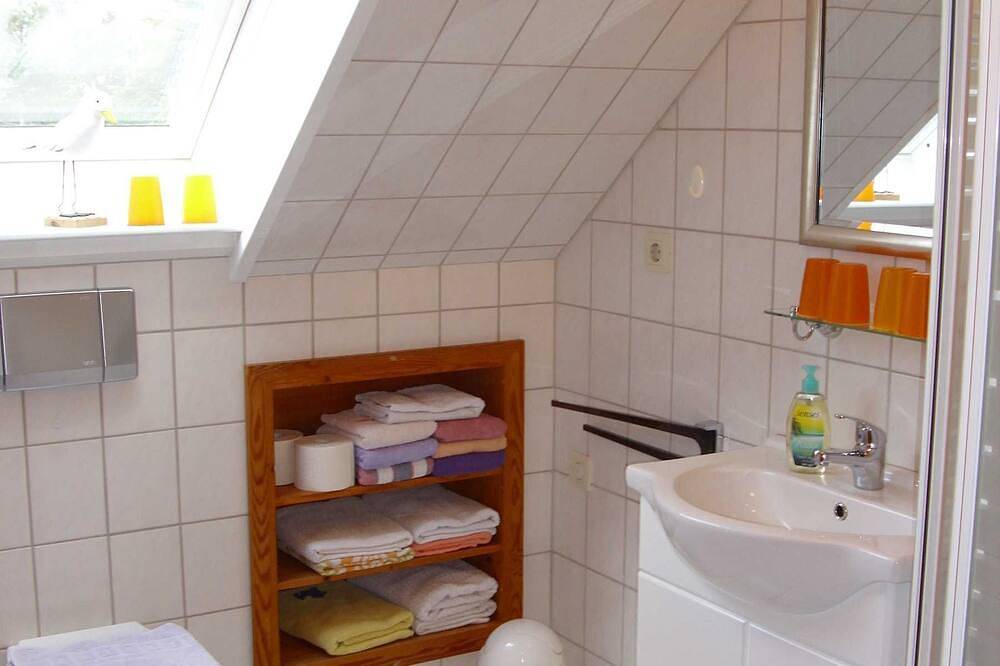 Ganze Wohnung, Ferienwohnung Abendrot - Red Ferienwohnungen Haus Roggenbach in Owschlag, Rendsburg-Eckernförde
