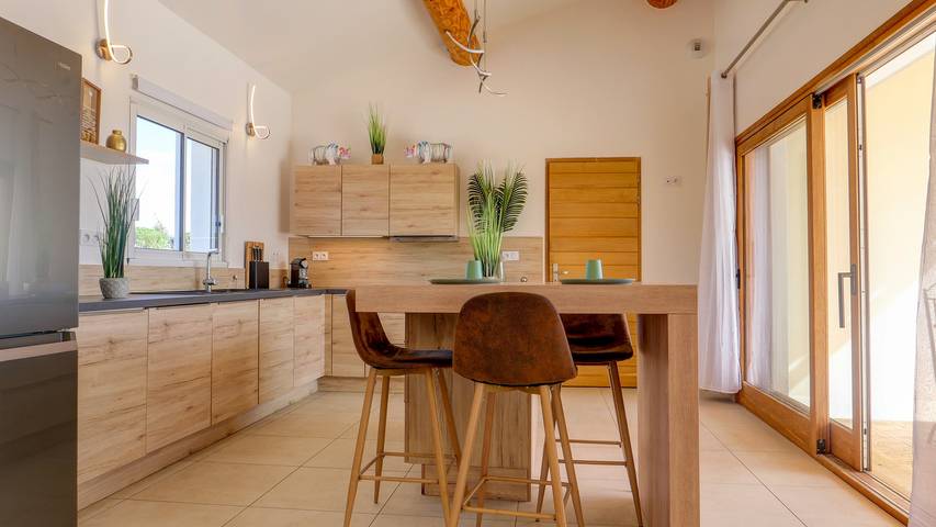 Location de vacances pour 7 personnes, avec jardin et terrasse, adapté aux familles à Colonzelle - 4