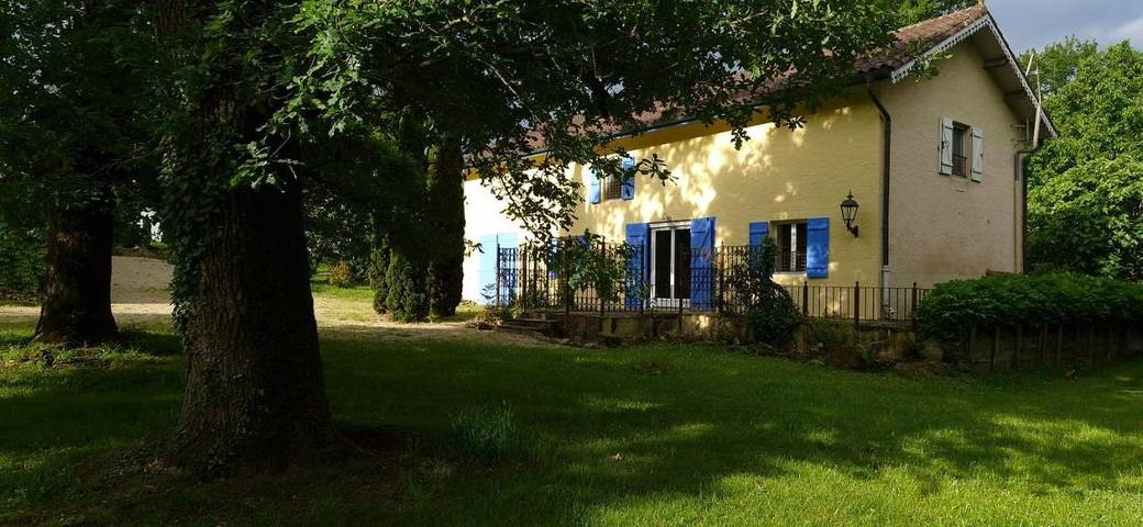 Location de vacances pour 6 personnes, avec Terrasse et Jardin ainsi que Piscine et Vue à Panjas