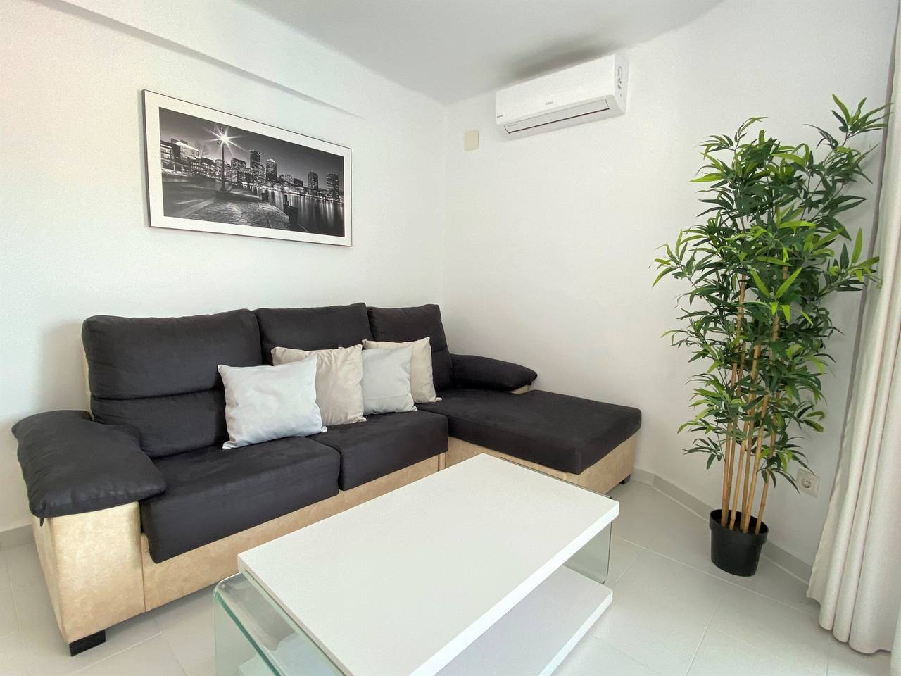 Entire apartment, Central Top Floor Apartment, Beach, Fast Internet in Nerja Centre, Nerja