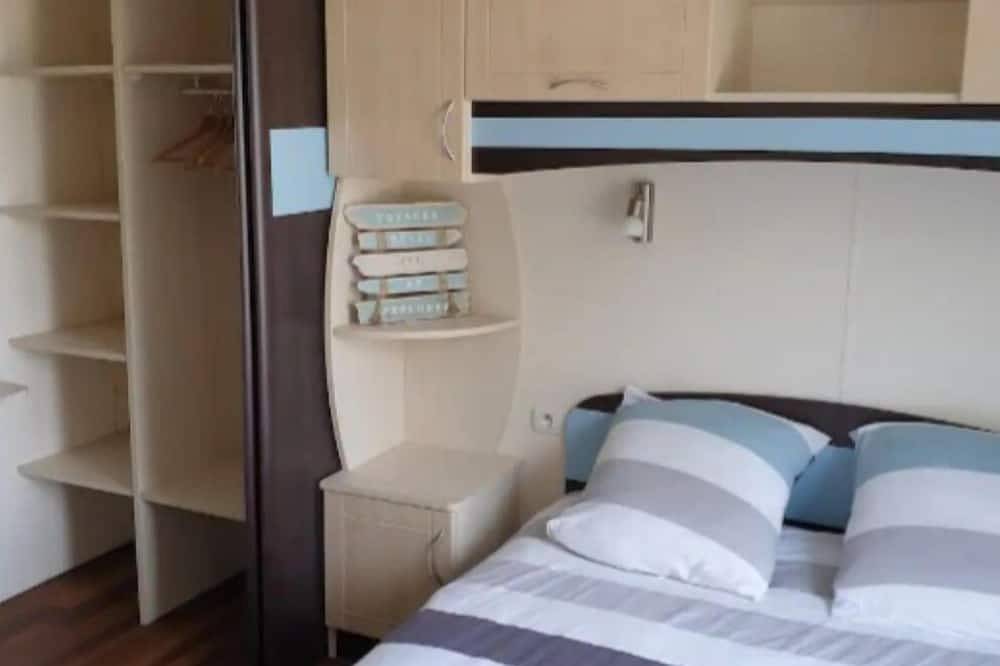 Mobilhome Ty Fregamano, terrain privé, vue mer in Locquirec, Ceinture Dorée
