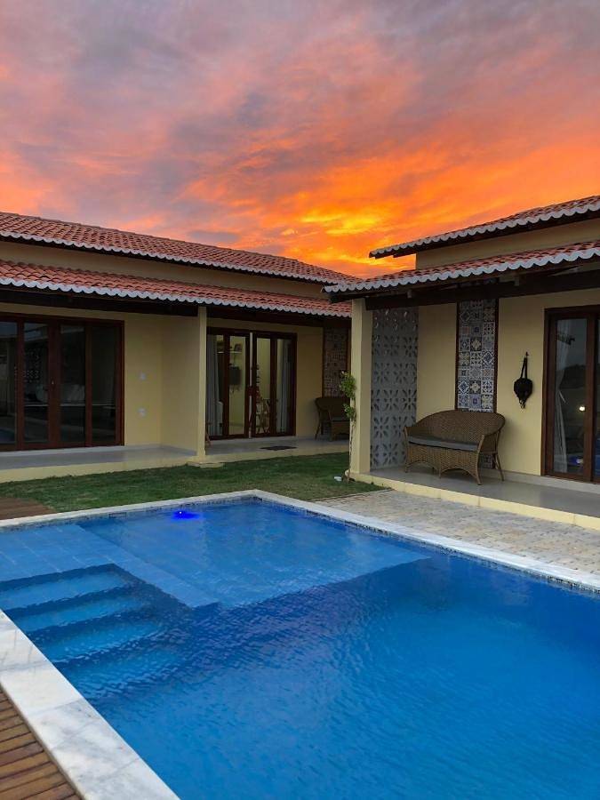 Casas e apartamentos de temporada para 3 pessoas, com jardim e piscina e ainda vista, com animais de estimação em Touros