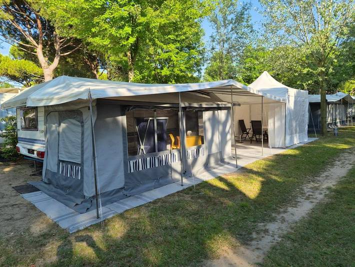Camping für 5 Personen, mit Terrasse und Pool sowie Garten in Cavallino - 3