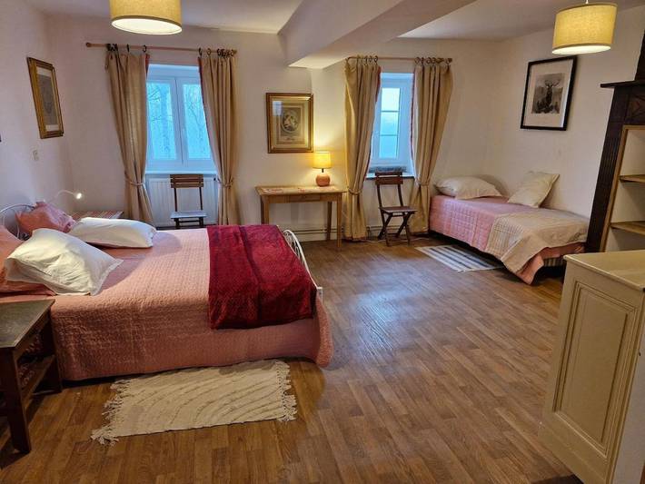 Location de vacances pour 6 personnes, avec vue et terrasse, animaux acceptés à Saint-Martin-des-Champs (Avranches)