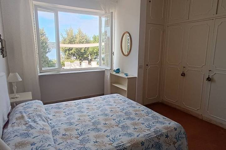 Appartamento intero, Villa Pineta -Bellissima casa sul mare con accesso diretto alla spiaggia 9 letti in Le Calanchiole (Lido di Capoliveri), Capoliveri