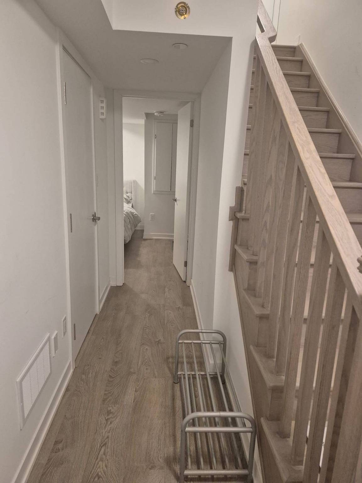 Apartamento entero, Acogedora suite en el sótano de 1 dormitorio en uno de los principales barrios de Toronto in North York, Toronto