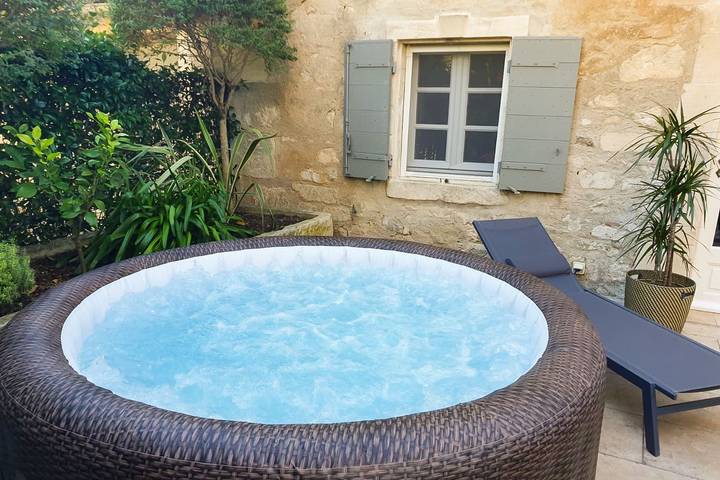 Villa für 6 Personen, mit Garten und Whirlpool, mit Haustier