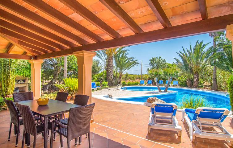 Sea View Apartment with Pool, Terrace, and A/C - 800m to Cala Mitjana in Cala Mitjana, Felanitx
