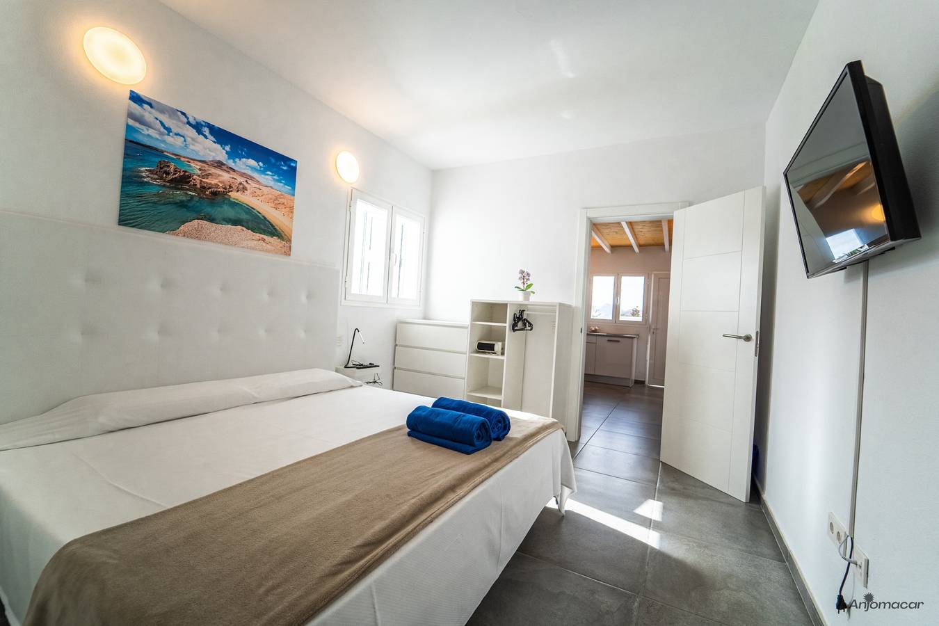 Entire holiday apartment, One bedroom pool view apartment in Tahiche, Teguise
