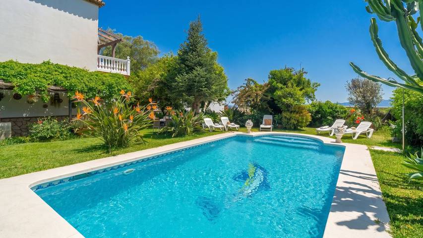 Casa de vacaciones para 10 personas, con Balcón/Terraza además de Jacuzzi y Piscina en Casarabonela