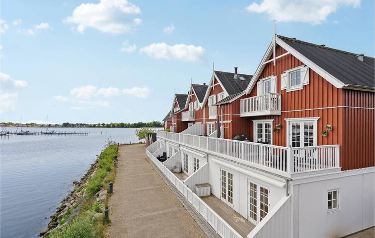 Ferieleilighet for 6 personer, med Terrasse og Jacuzzi i tillegg til Sauna i Gråsten