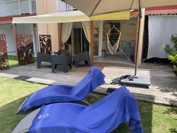 Gîte pour 4 personnes, avec piscine et jardin dans Plage de Folle Anse
