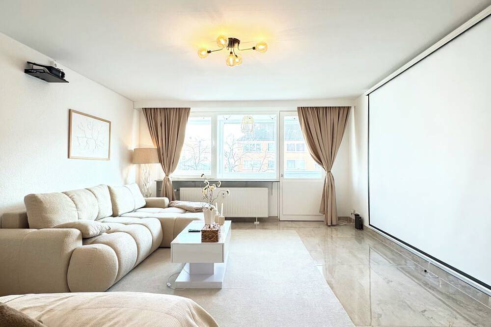Hel lejlighed, Stylish city apartment I Wifi I movie screen I balcony I central in Vahrenwald-List, Hannover