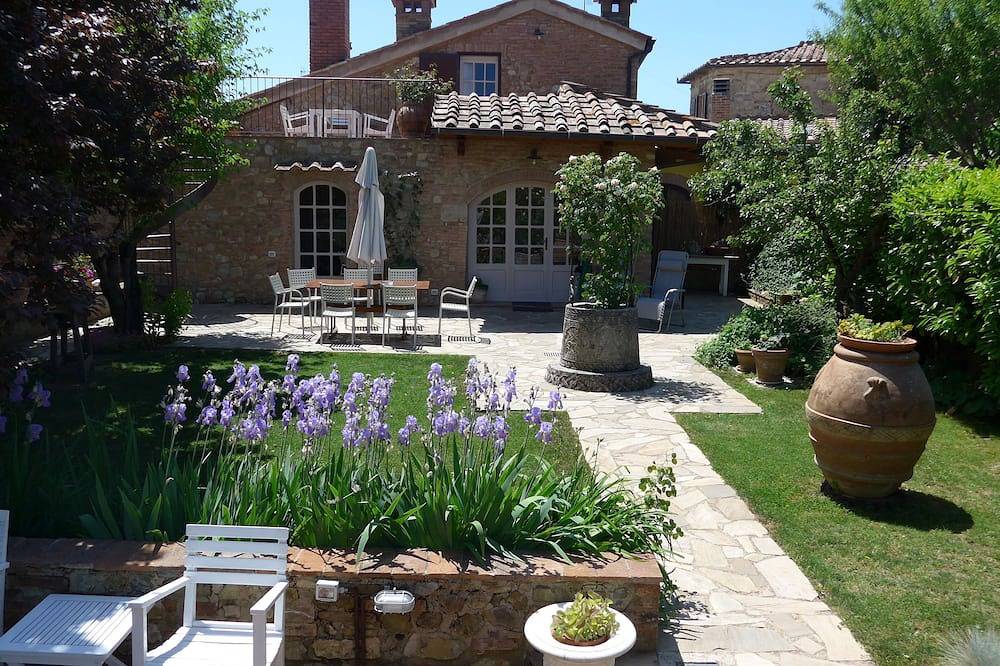 Helles und leicht romantisches Haus, umgeben von mittelalterlichen Mauern und Pool in Radicondoli, Siena Provinz
