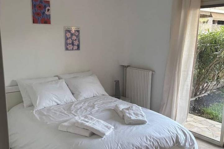 Gîte pour 8 personnes, avec terrasse ainsi que jardin et piscine dans Thalazur - 2