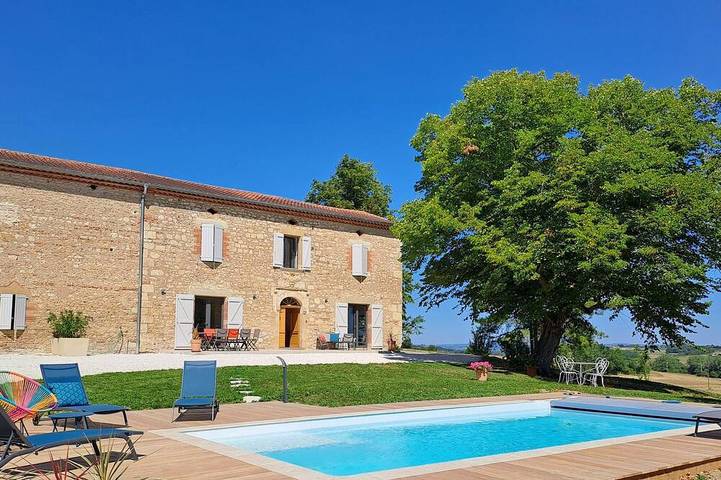 Location de vacances pour 7 personnes, avec Terrasse et Jardin à Aussac