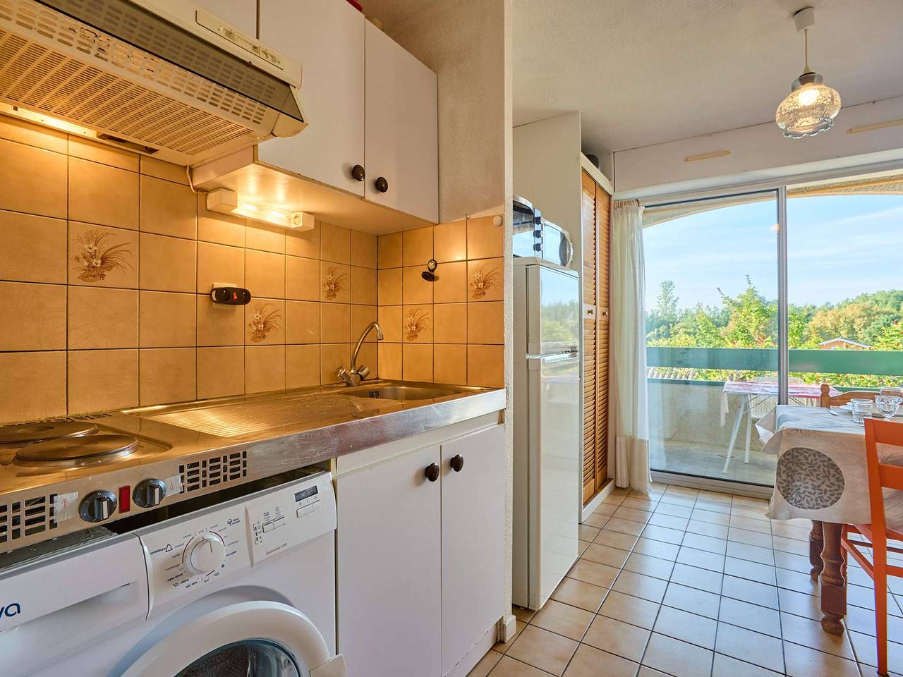 Appartement entier, Appartement T2 lumineux avec balcon, animaux admis, parking, Wi-Fi inclus in Cazaubon, Gers