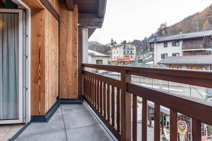Appartamento intero, Appartamento 'Appartamento Condominio Genziana' con vista sulle montagne, balcone e Wi-Fi in Presson, Dimaro Folgarida