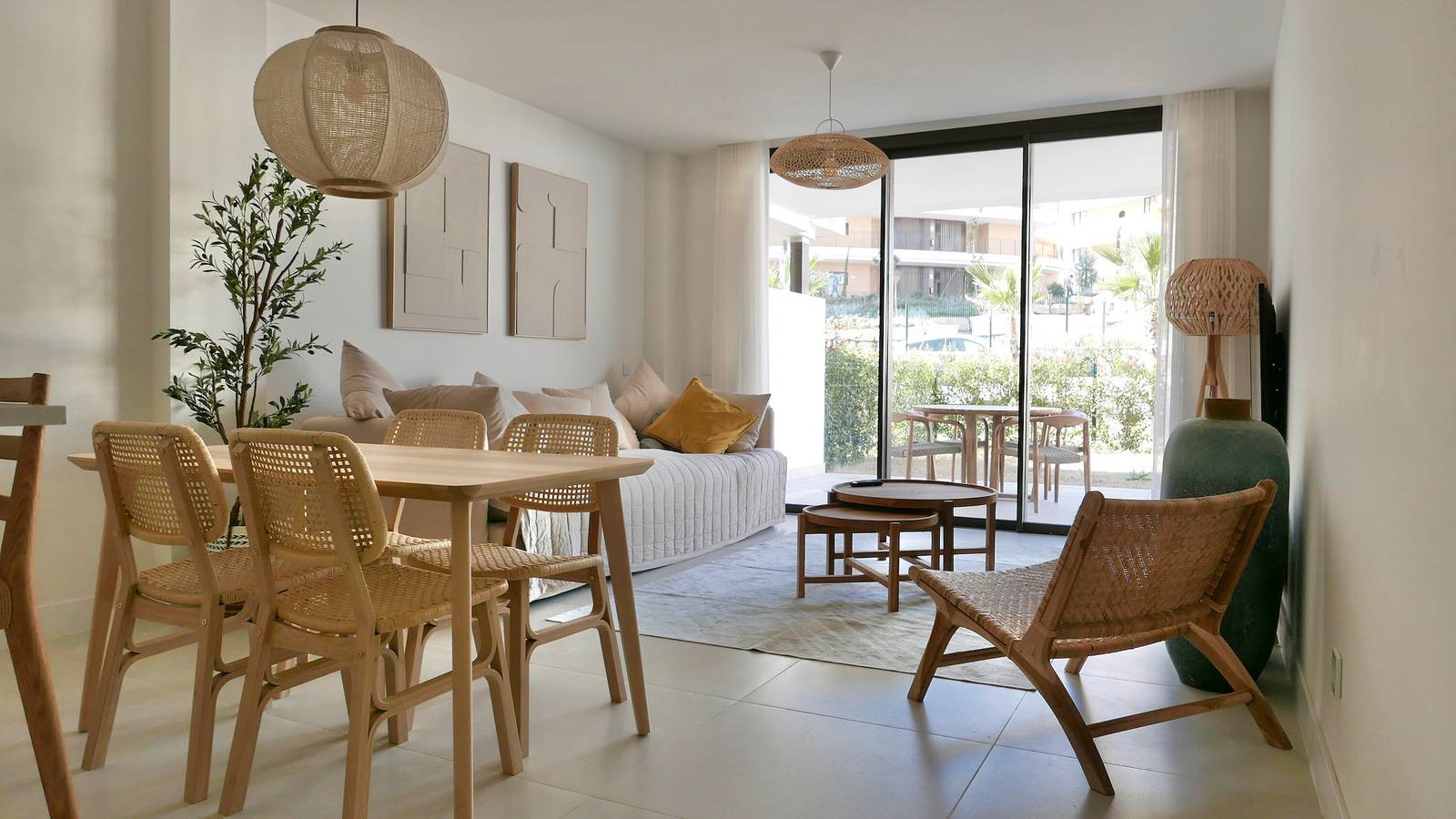 Entire apartment, Apartment 'Las Lomas' with Shared Pool, Wi-Fi and Air Conditioning in La Capellania, Fuengirola