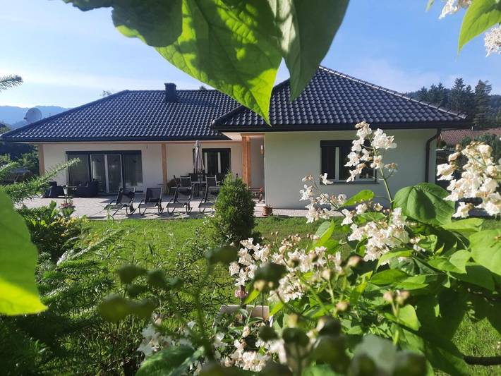 Ferienhaus für 9 Personen, mit Garten und Ausblick, mit Haustier in Wernberg