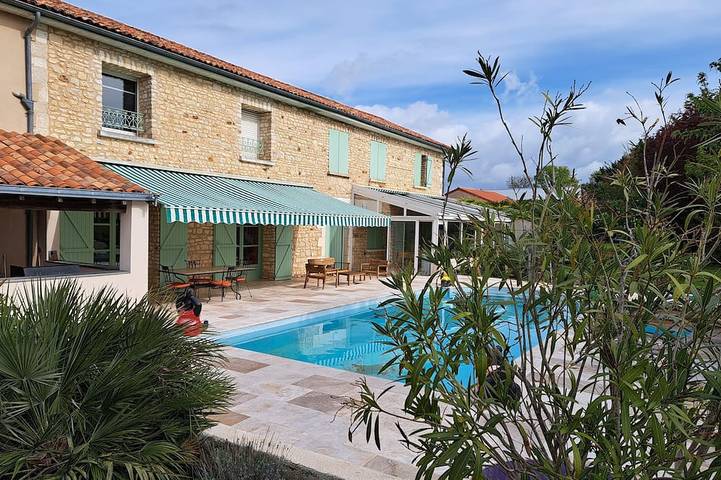 Location de vacances pour 10 personnes, avec Terrasse et Jardin dans Cissé