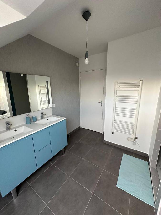 Appartement entier, One-Bedroom Apartment in Montgermont, Région de Rennes