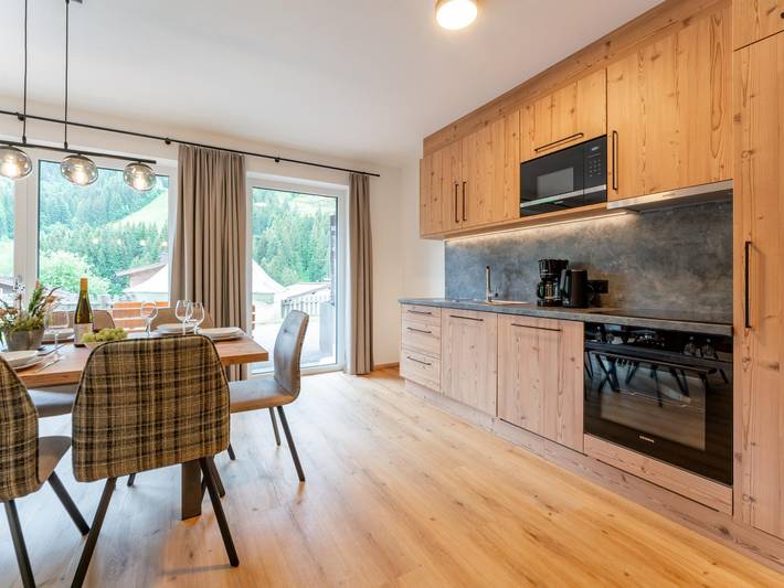 Apartamento entero, Ski in-ski out with a large wellness area in Hinterglemm, Saalbach-Hinterglemm