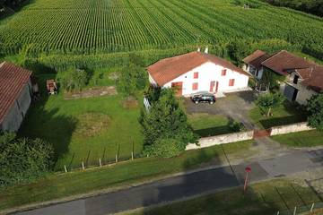 Location de vacances pour 6 personnes, avec jardin à Saint-Vincent-de-Paul