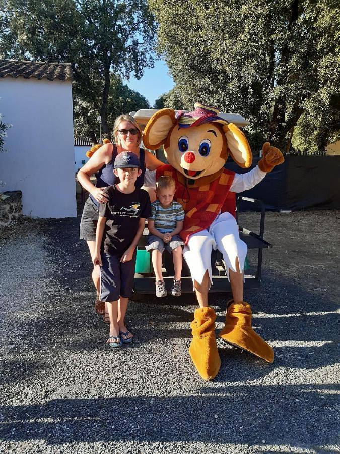Location de vacances pour 6 personnes, avec piscine ainsi que jacuzzi et jardin à Saint-Savinien - 2