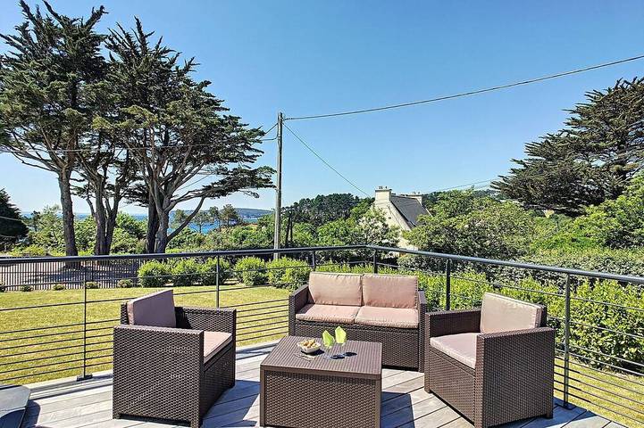 Location de vacances pour 6 personnes, avec jardin dans Plage de Postolonnec