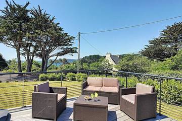 Location de vacances pour 6 personnes, avec jardin dans Plage de Postolonnec