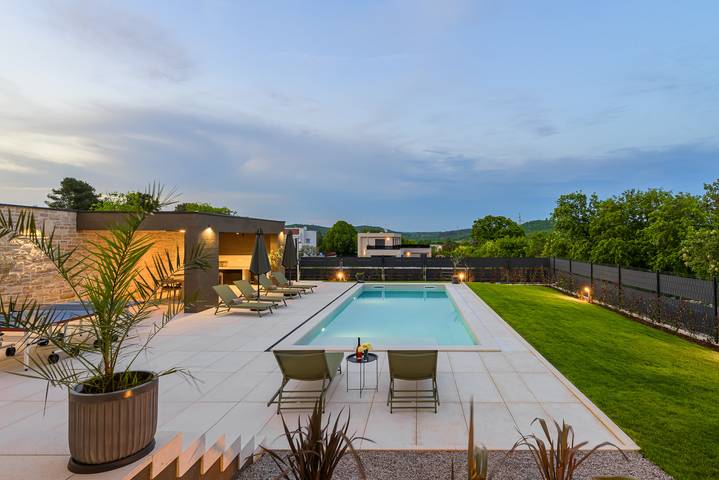 Villa für 8 Personen, mit Terrasse und Garten sowie Pool in Rovinj - 3