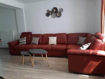 Gîte pour 4 personnes, avec terrasse ainsi que vue et jardin à Ciney