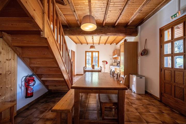 Chalet 'Savoiage' with Mountain View, Private Terrace and Wi-Fi in Saint-Colomban-des-Villards, Saint-Jean-de-Maurienne region