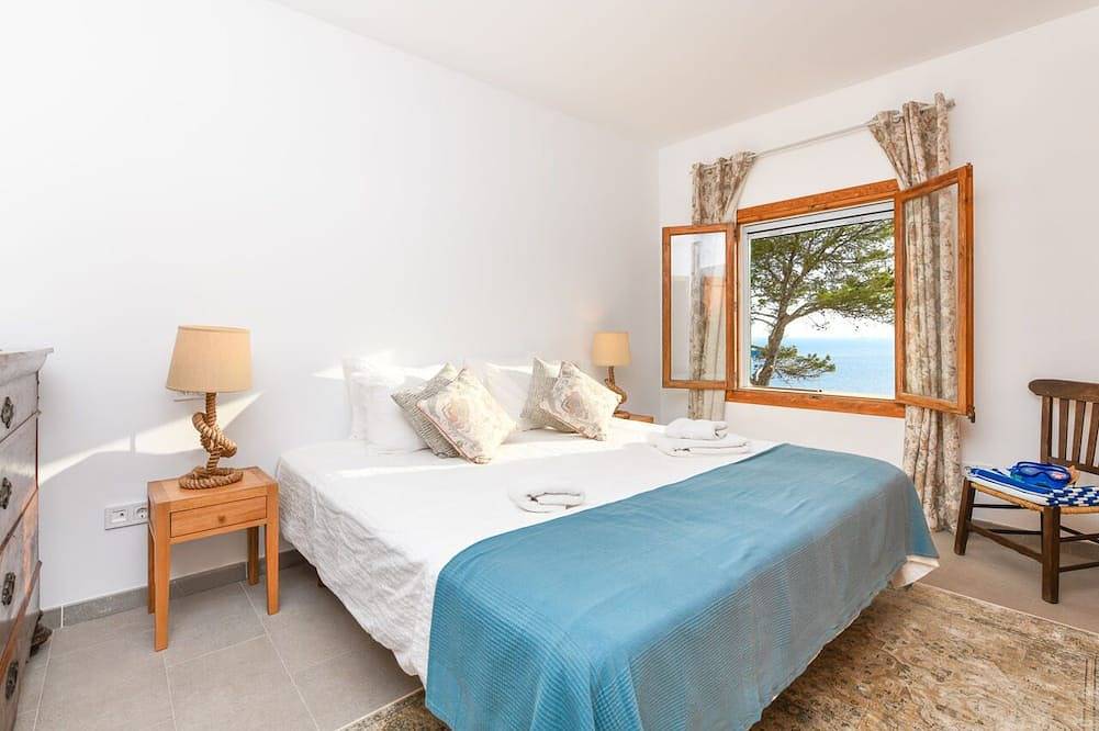 Chalet con vistas panorámicas en primera línea de mar in Bañalbufar, Mallorca Oeste