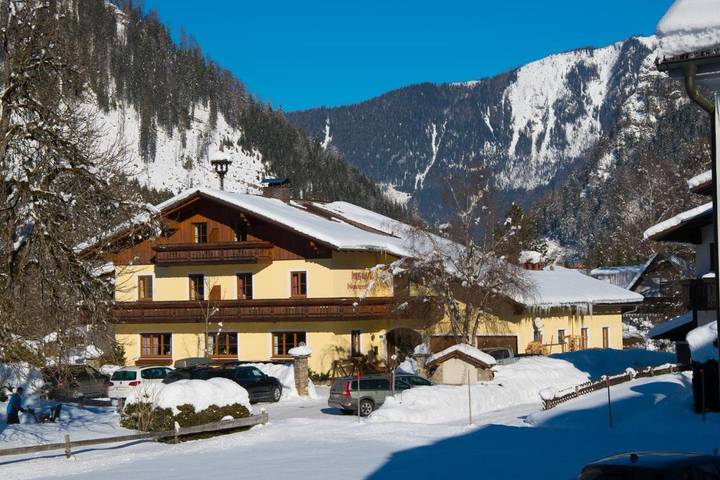 BnB für 4 Personen, mit Balkon und Garten sowie Ausblick in Oberösterreich